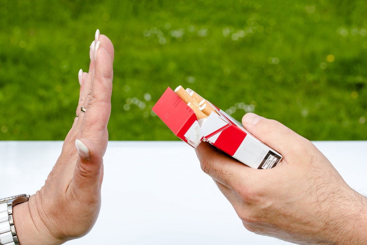 https://pixabay.com/fr/photos/non-fumeur-bo%C3%AEte-de-cigarette-2383236/